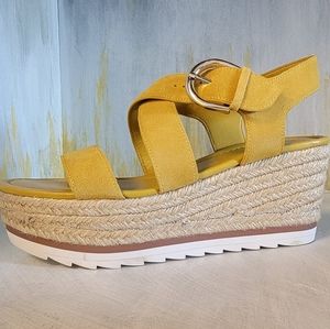 Marc Fisher ~ Zain Espradille Wedge Sandals Size 8